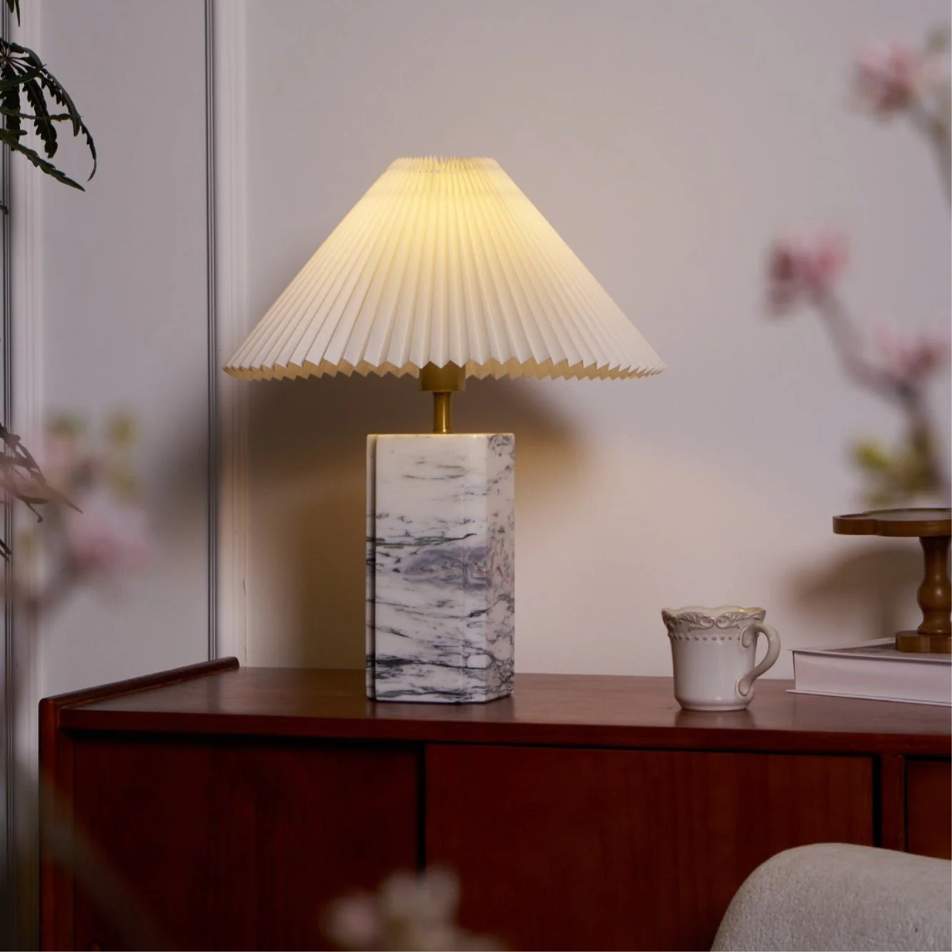 Ricas bordlampe i marmor