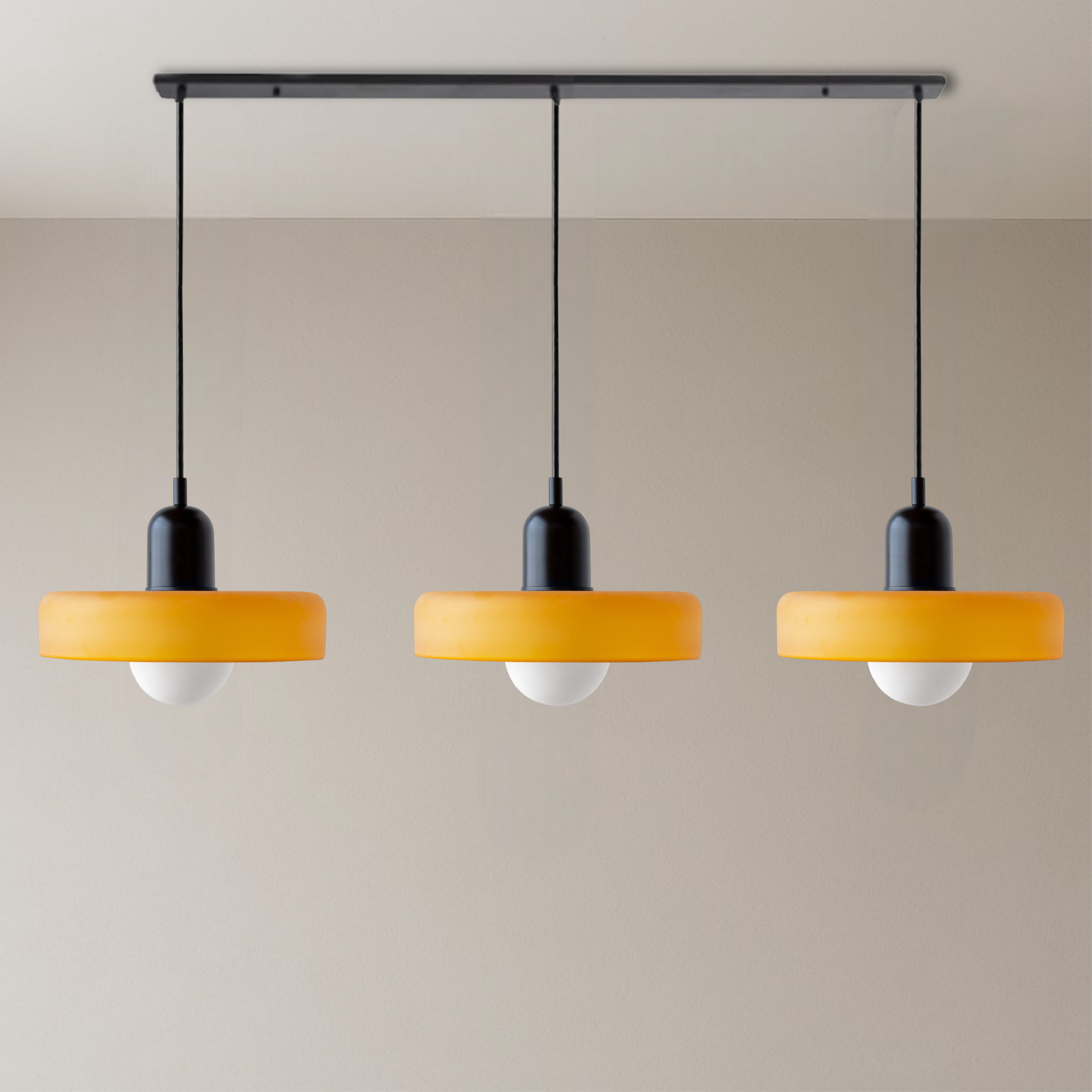 3-hovedet Bauhaus-pendel i farvet glas