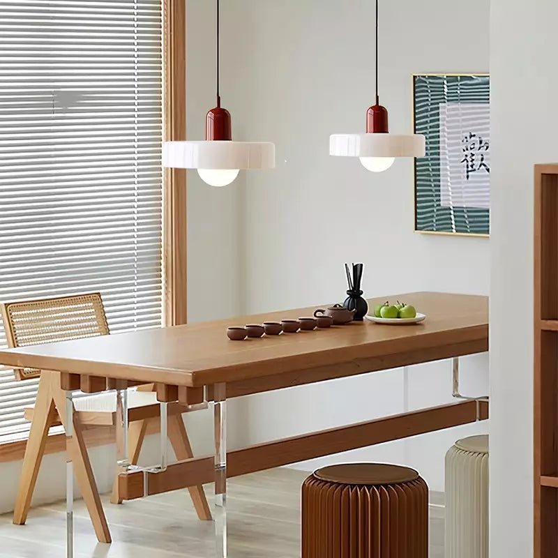 Bauhaus-pendel i farvet glas