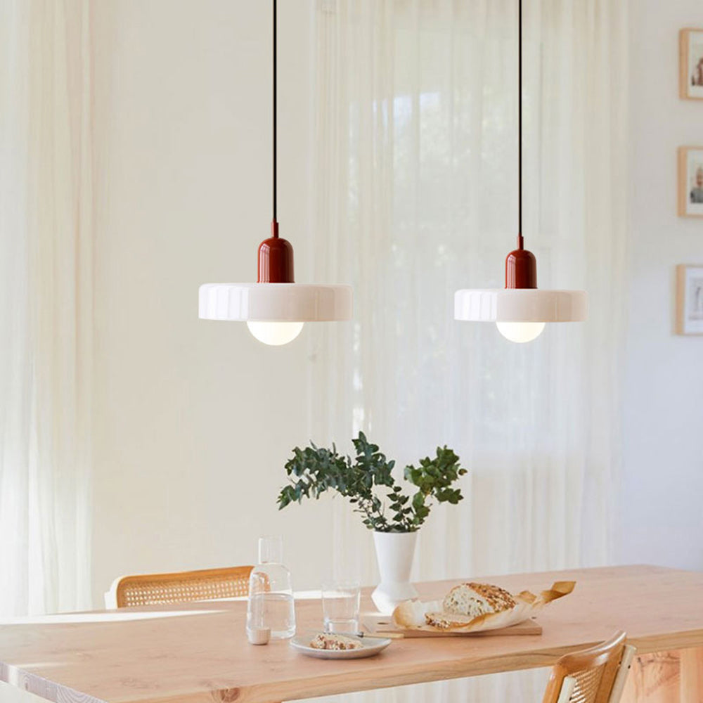 Bauhaus-pendel i farvet glas