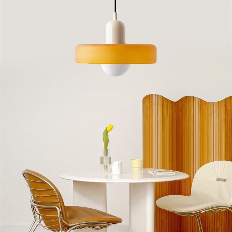 Bauhaus-pendel i farvet glas