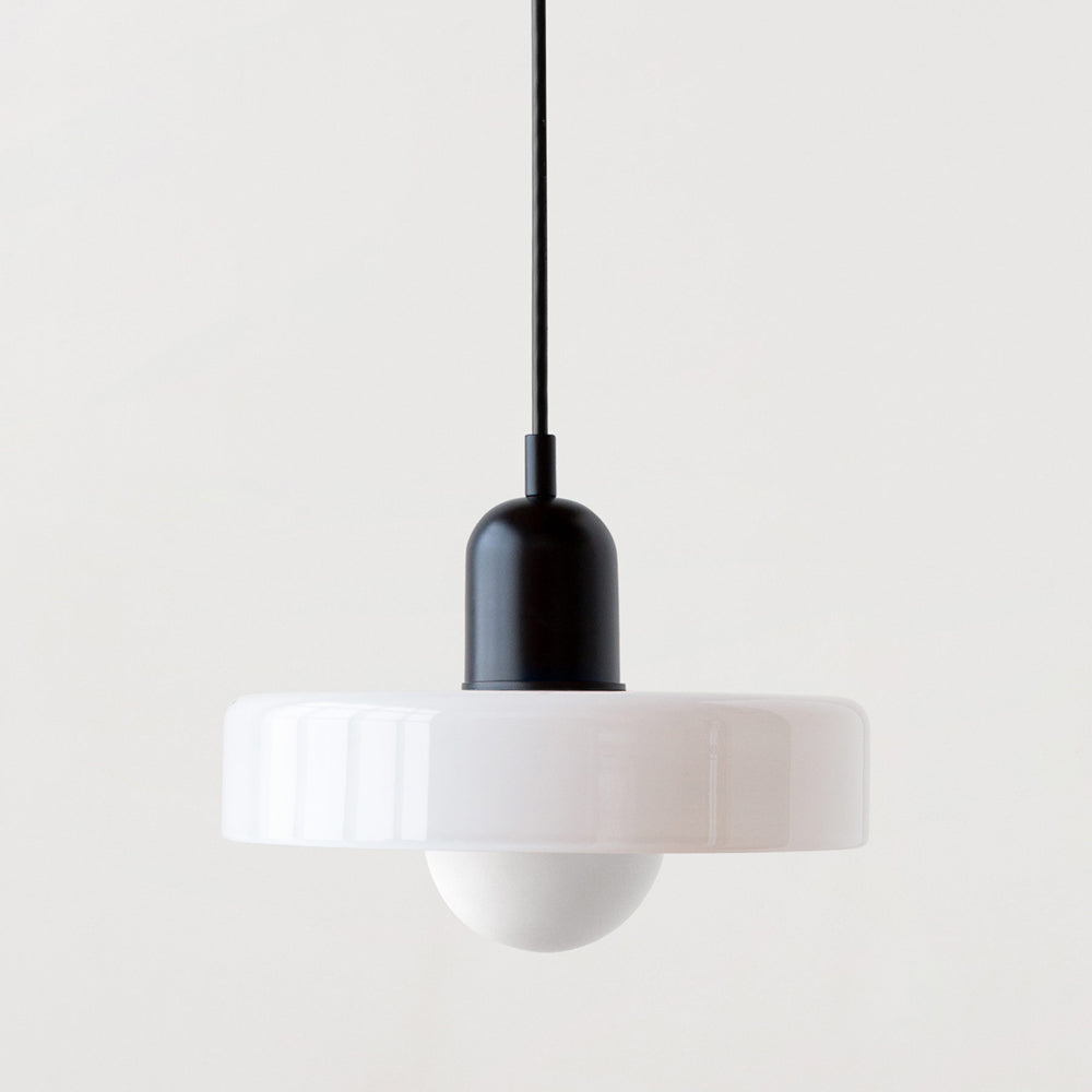 Bauhaus-pendel i farvet glas