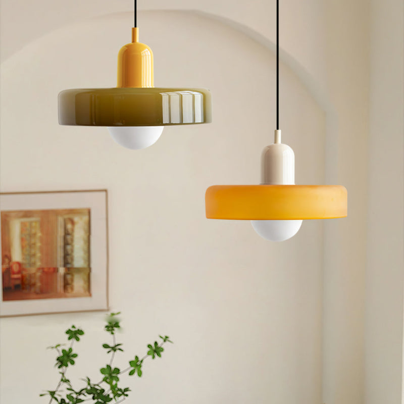 Bauhaus-pendel i farvet glas
