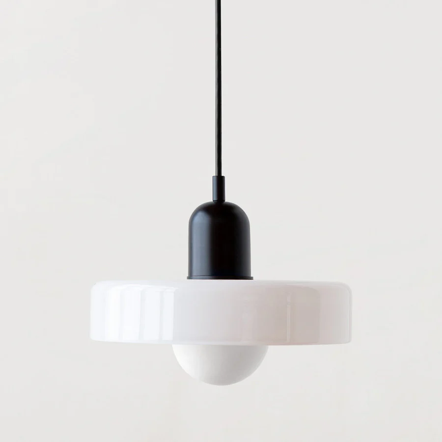 Bauhaus-pendel i farvet glas