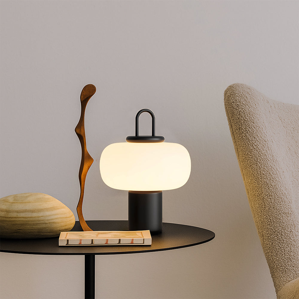 Nordisk bordlampe til sengen