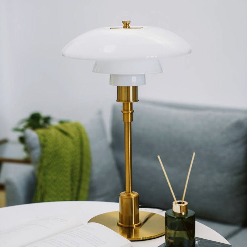 Dansk designer-bordlampe