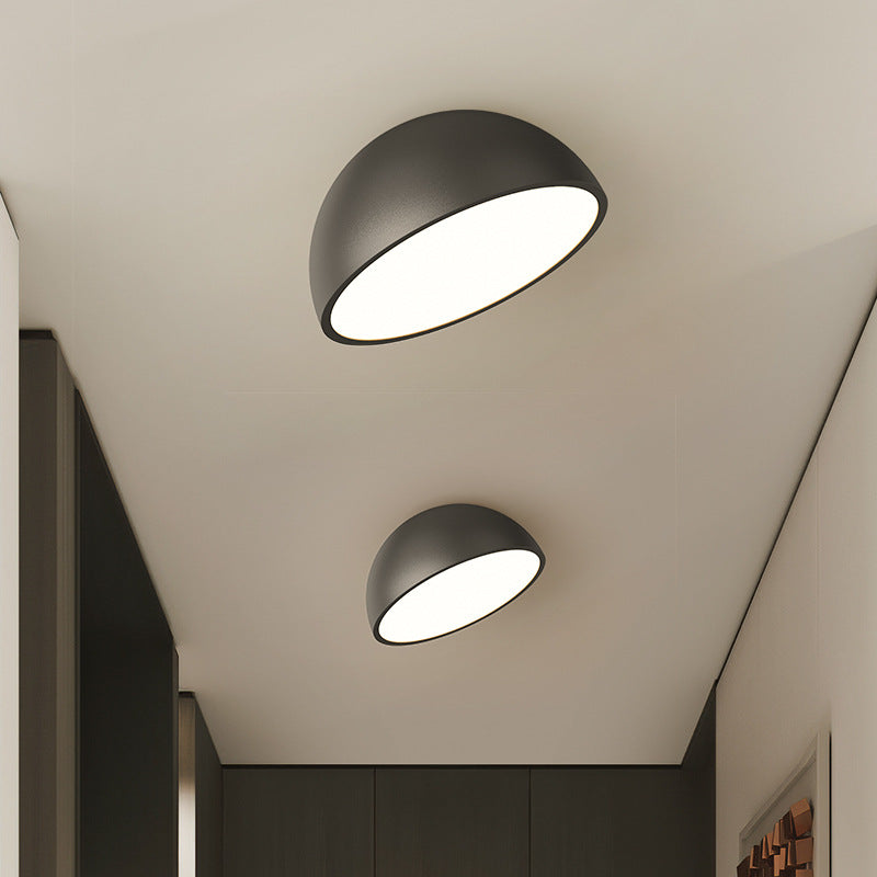Halvkugleformet loftslampe