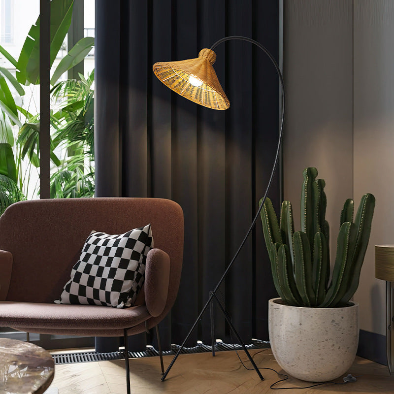 Gulvlampe med bambushætte