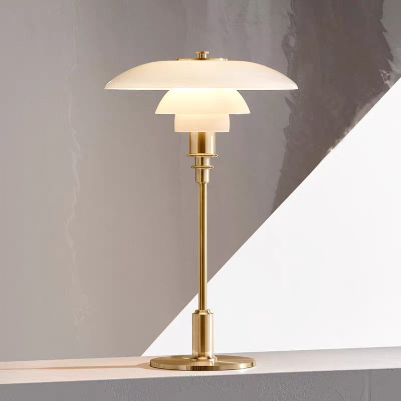 Dansk designer-bordlampe