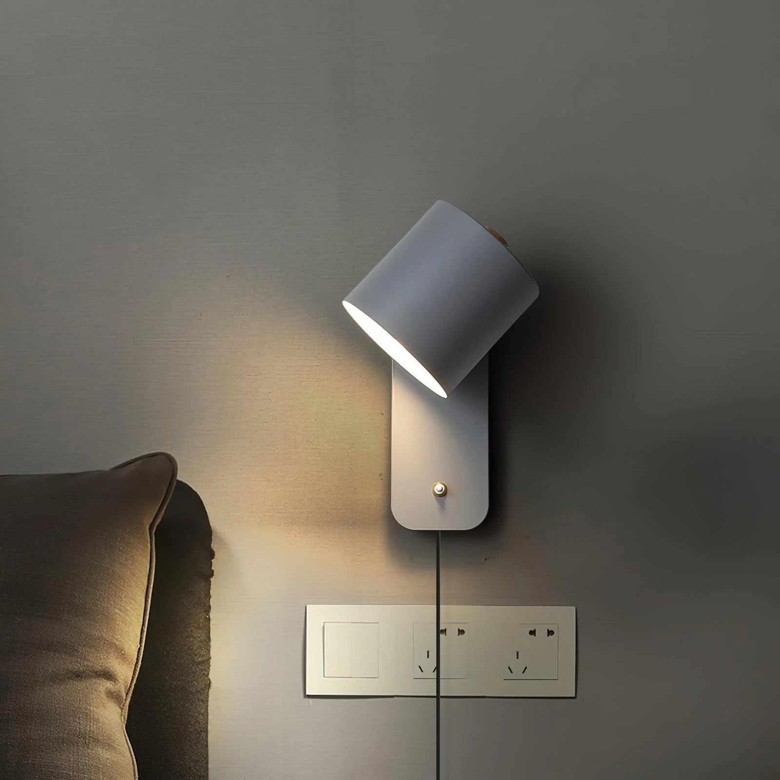 Cylinder Plug-in væglampe