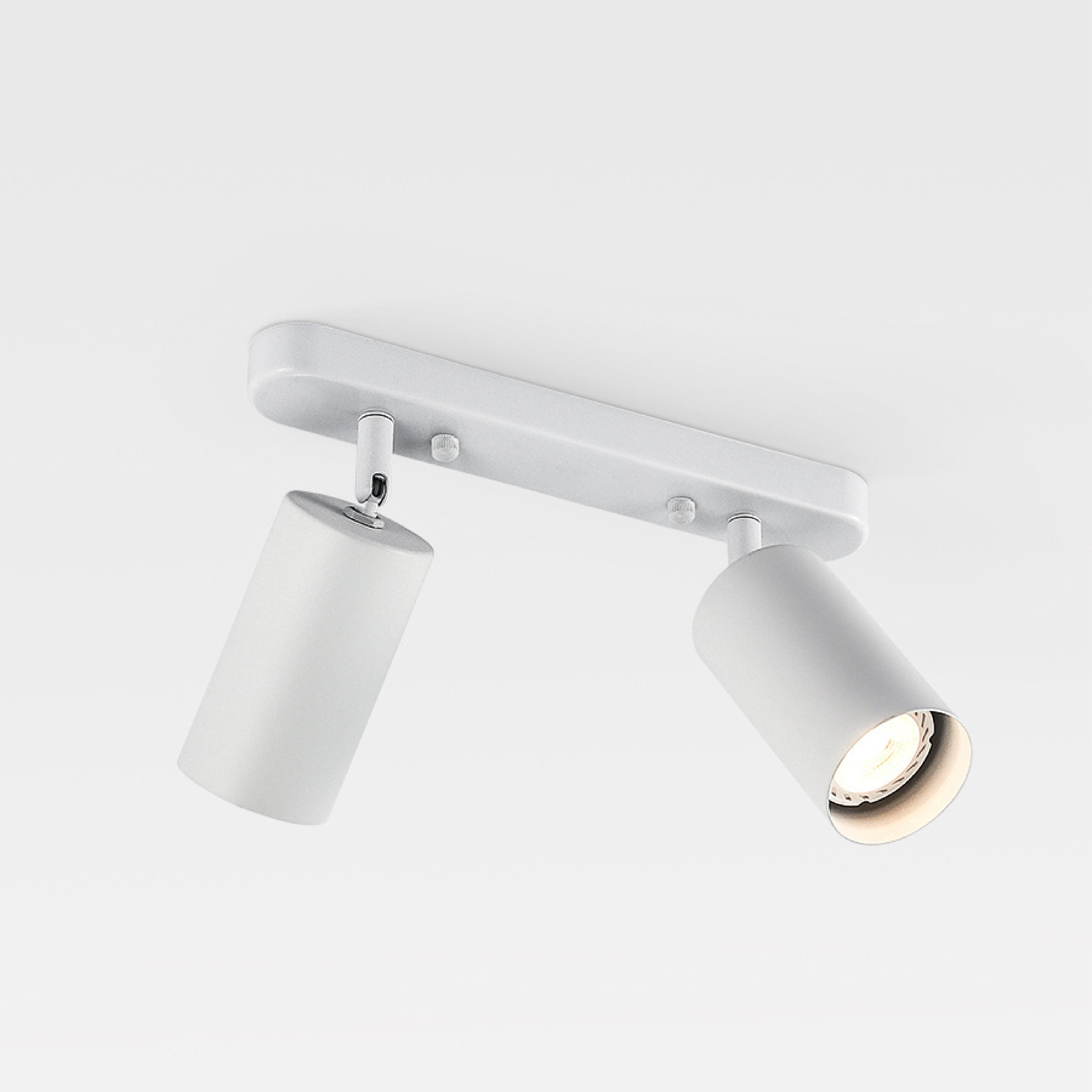 Drejelig spot-loftslampe med 2 hoveder
