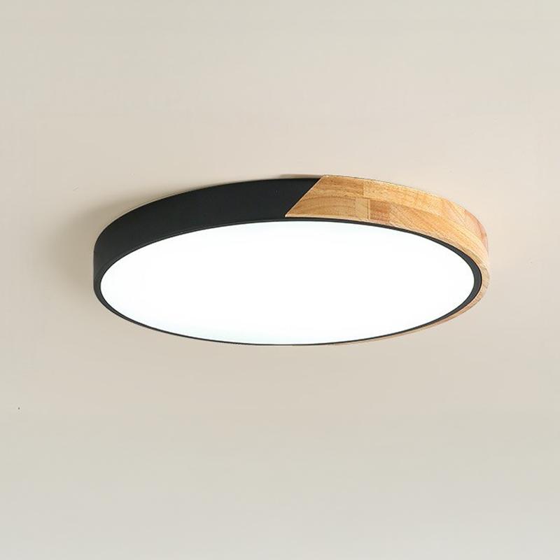 Nordisk loftslampe i træ