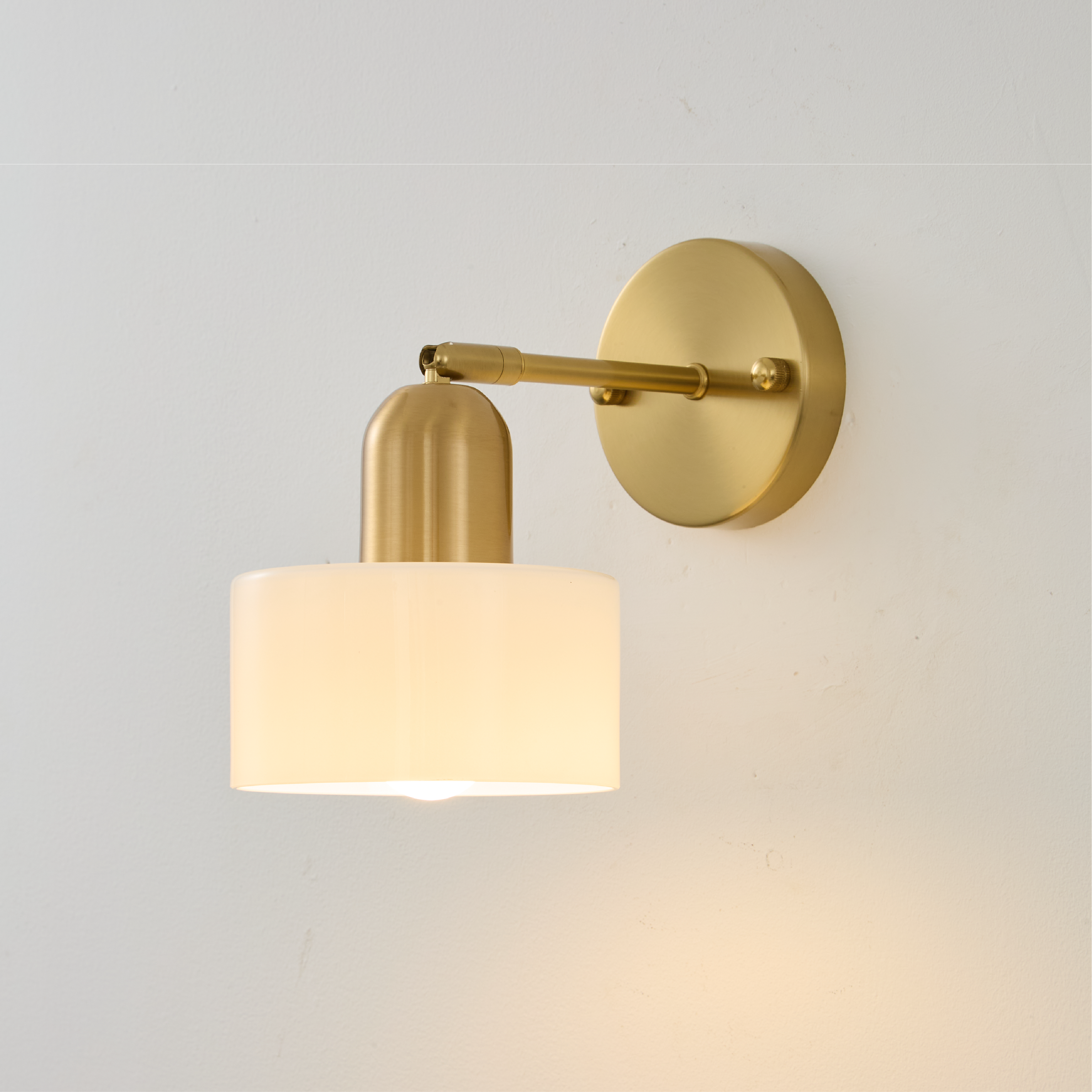 Bauhaus-væglampe i farvet glas