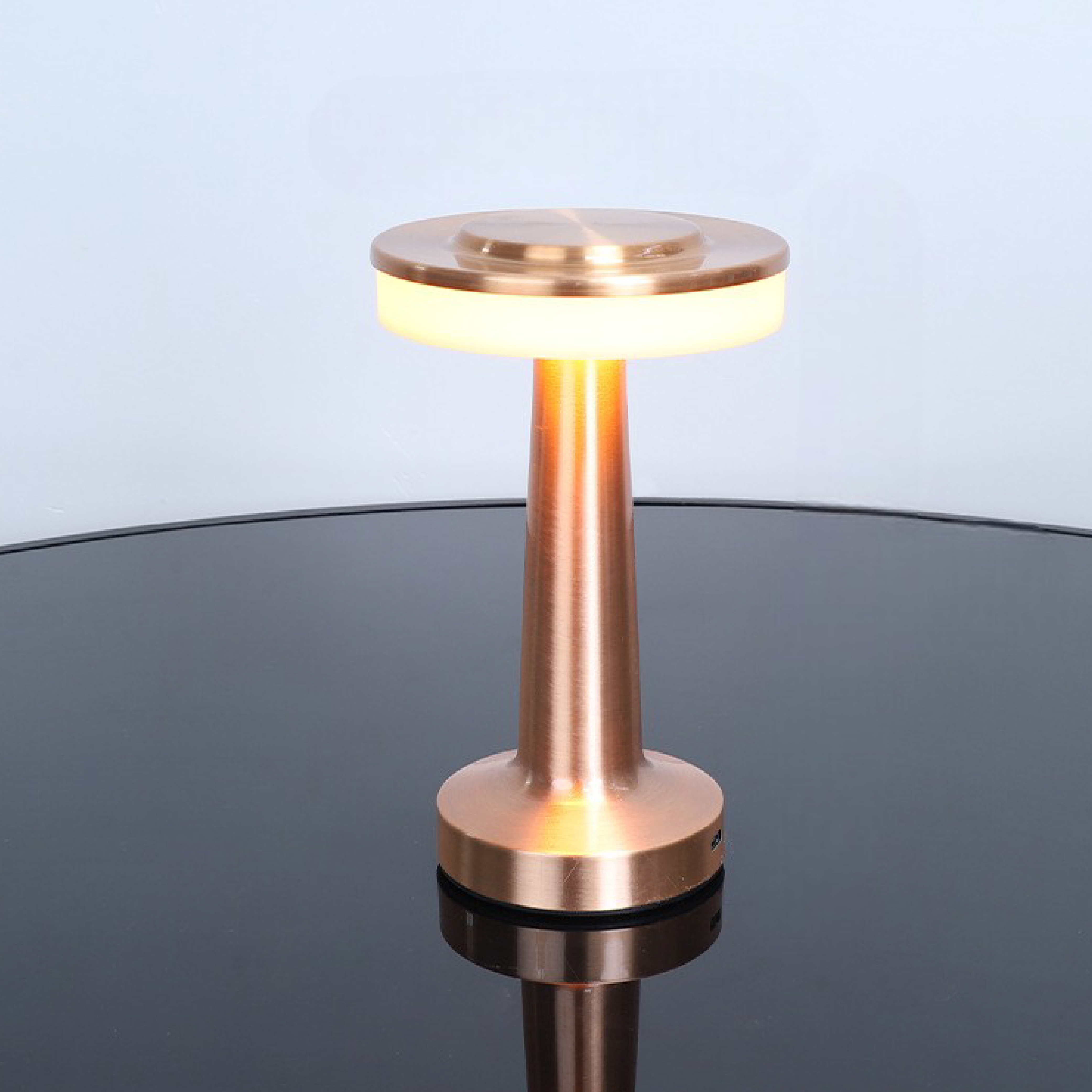 Birdonas bordlampe i metal
