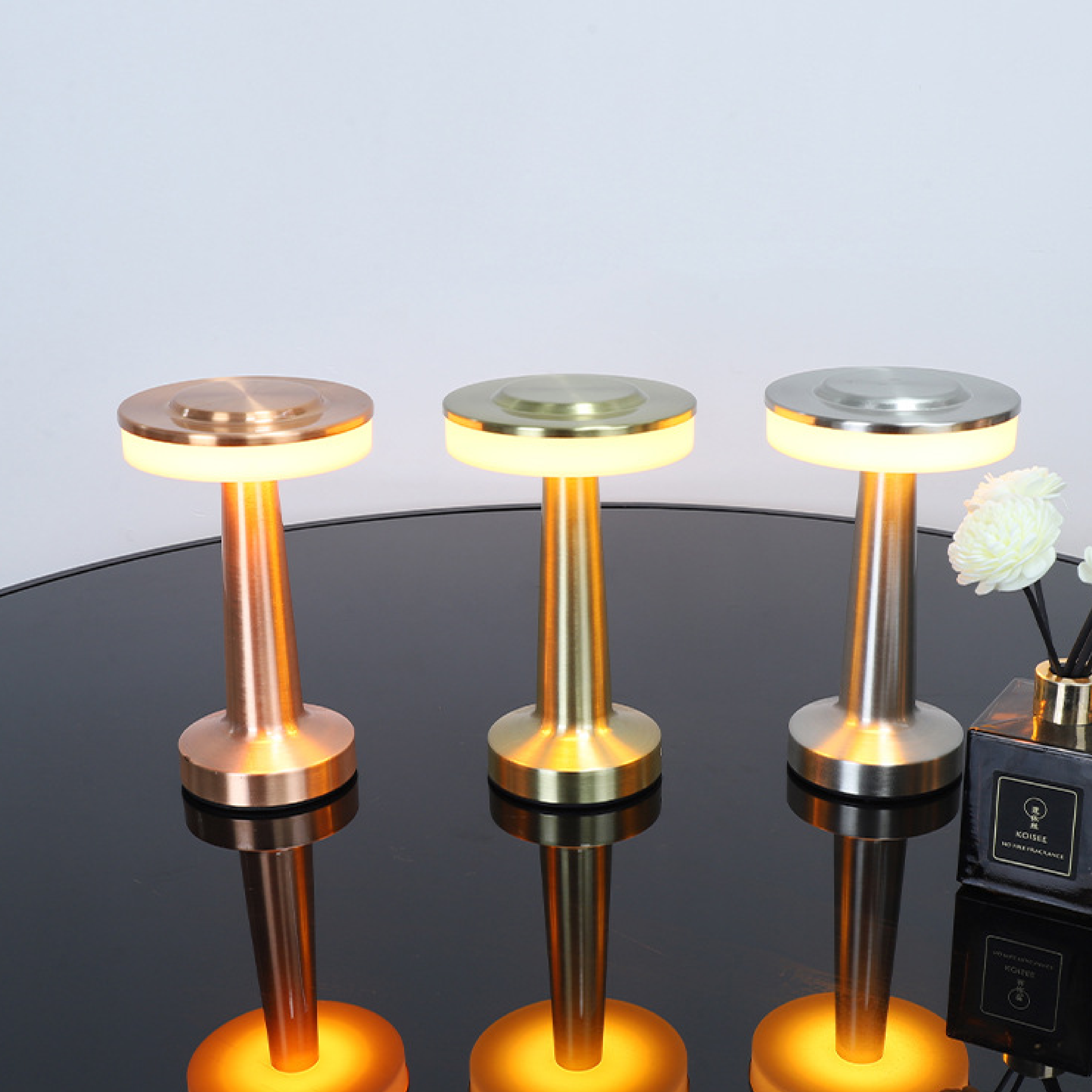 Birdonas bordlampe i metal