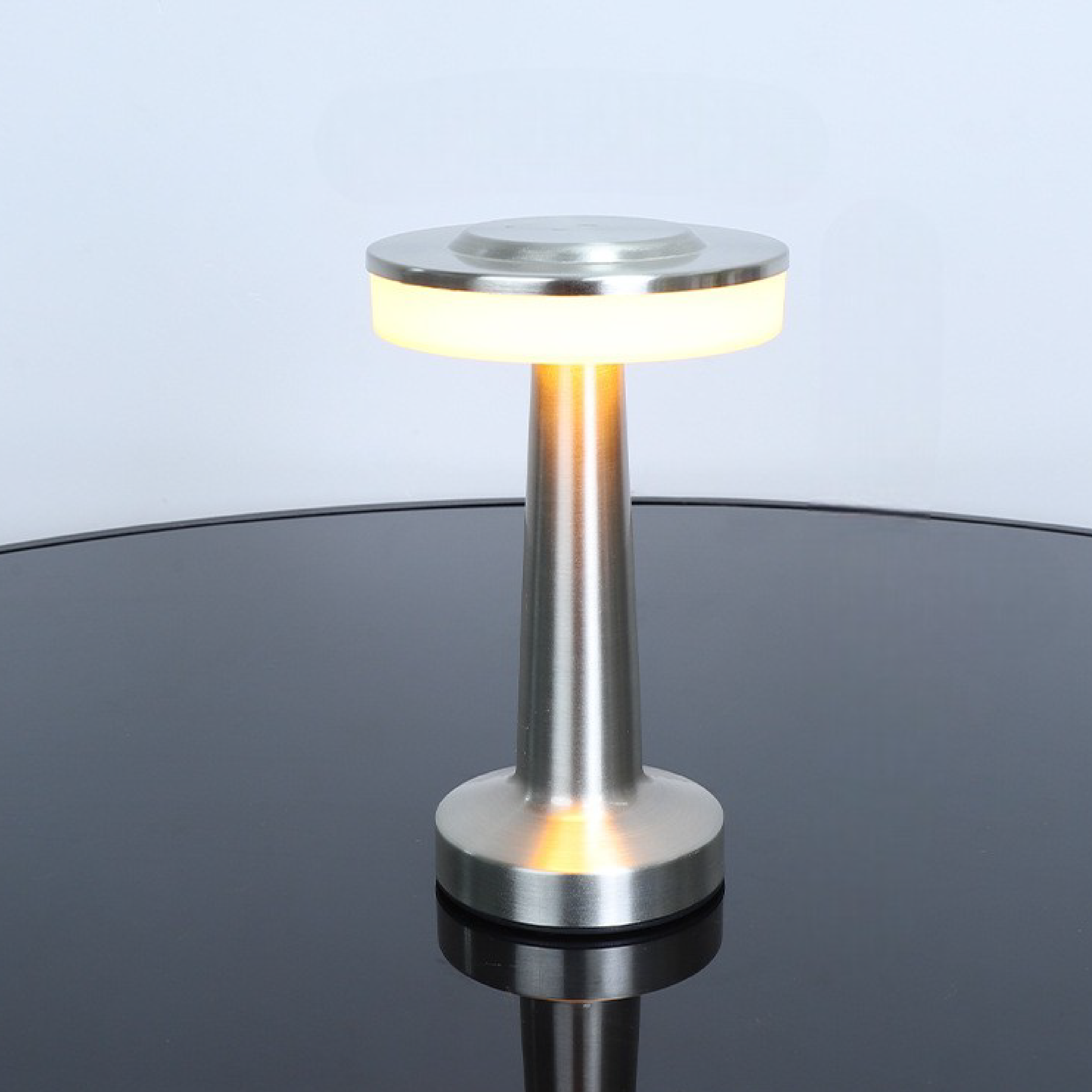 Birdonas bordlampe i metal