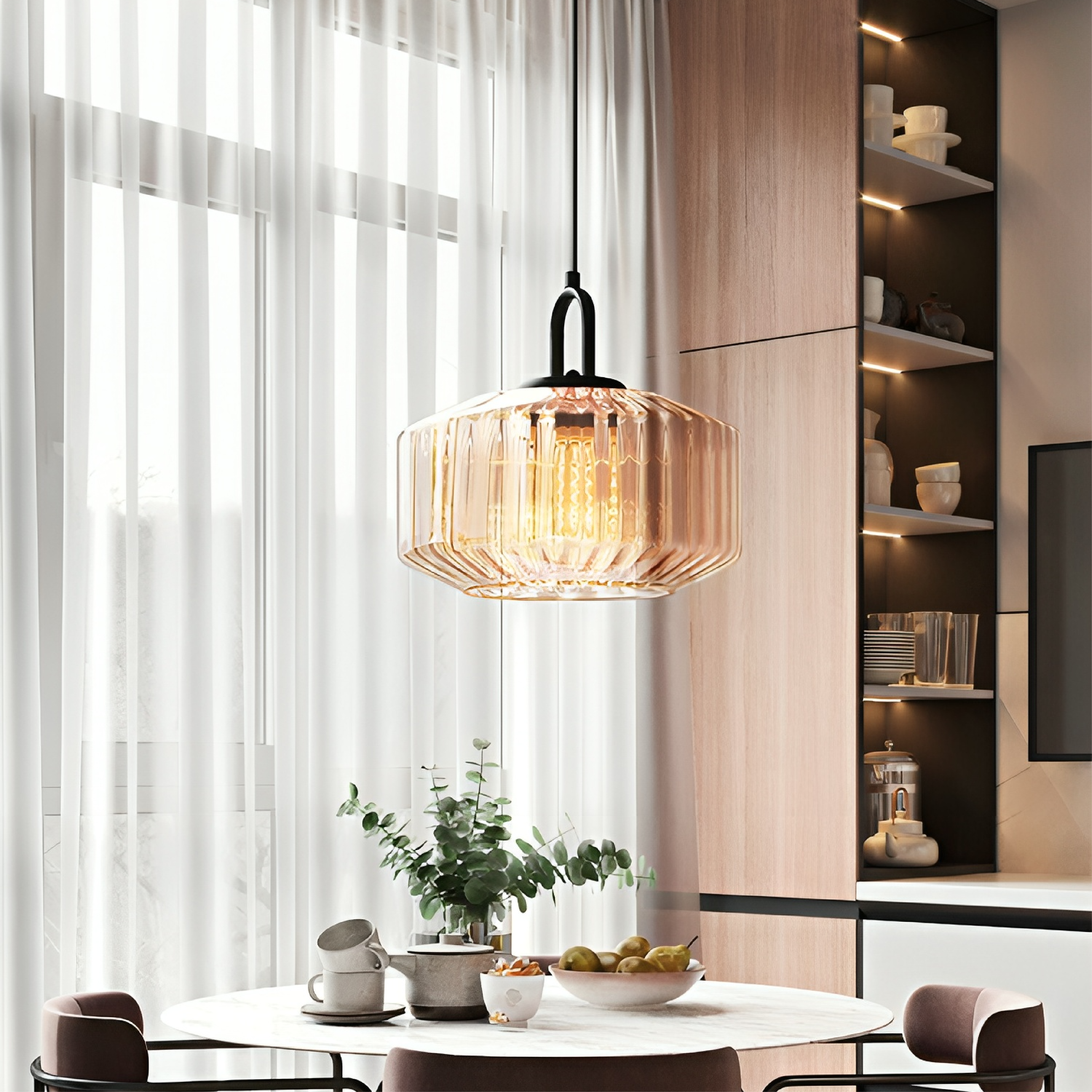 Pendellampe i farvet glas