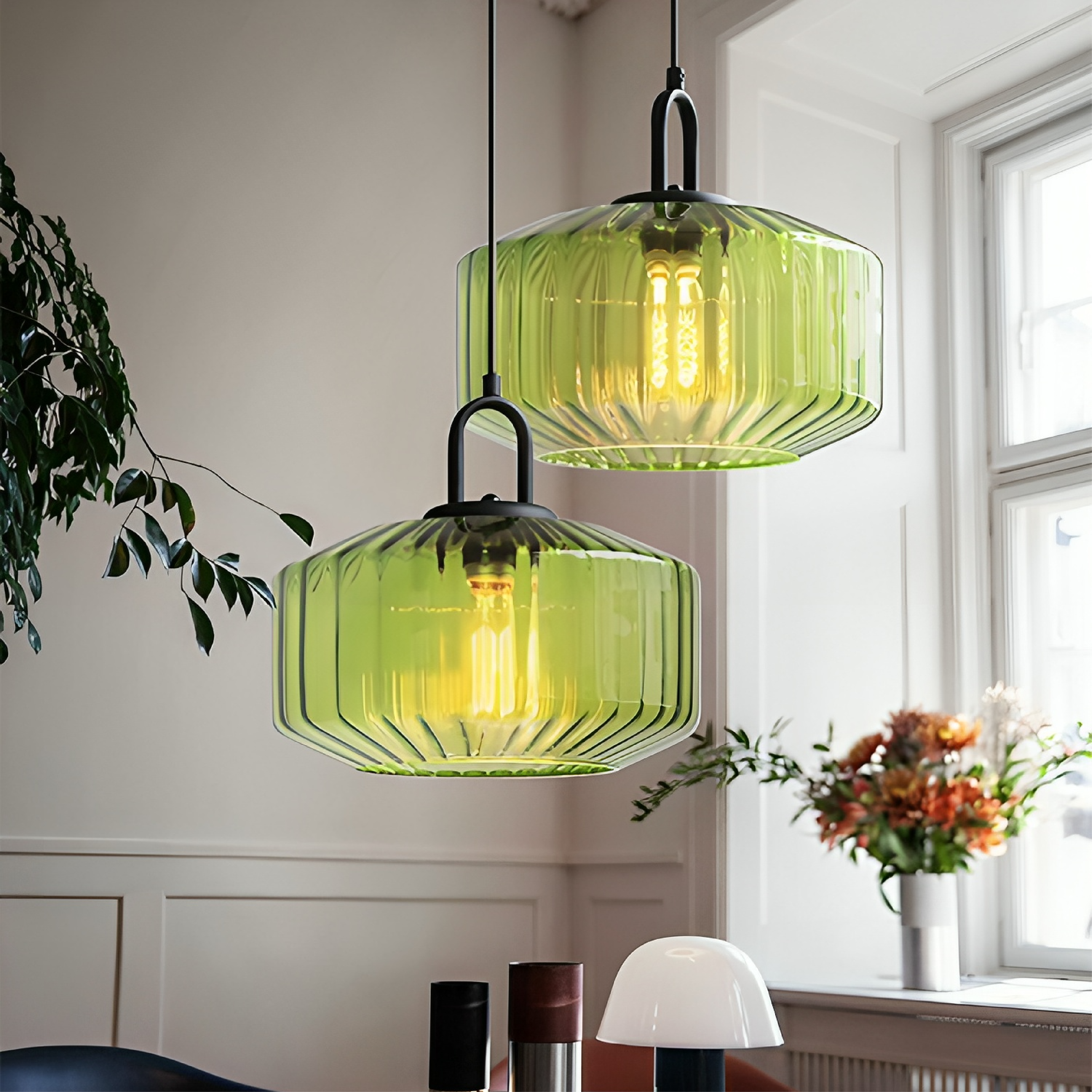 Pendellampe i farvet glas