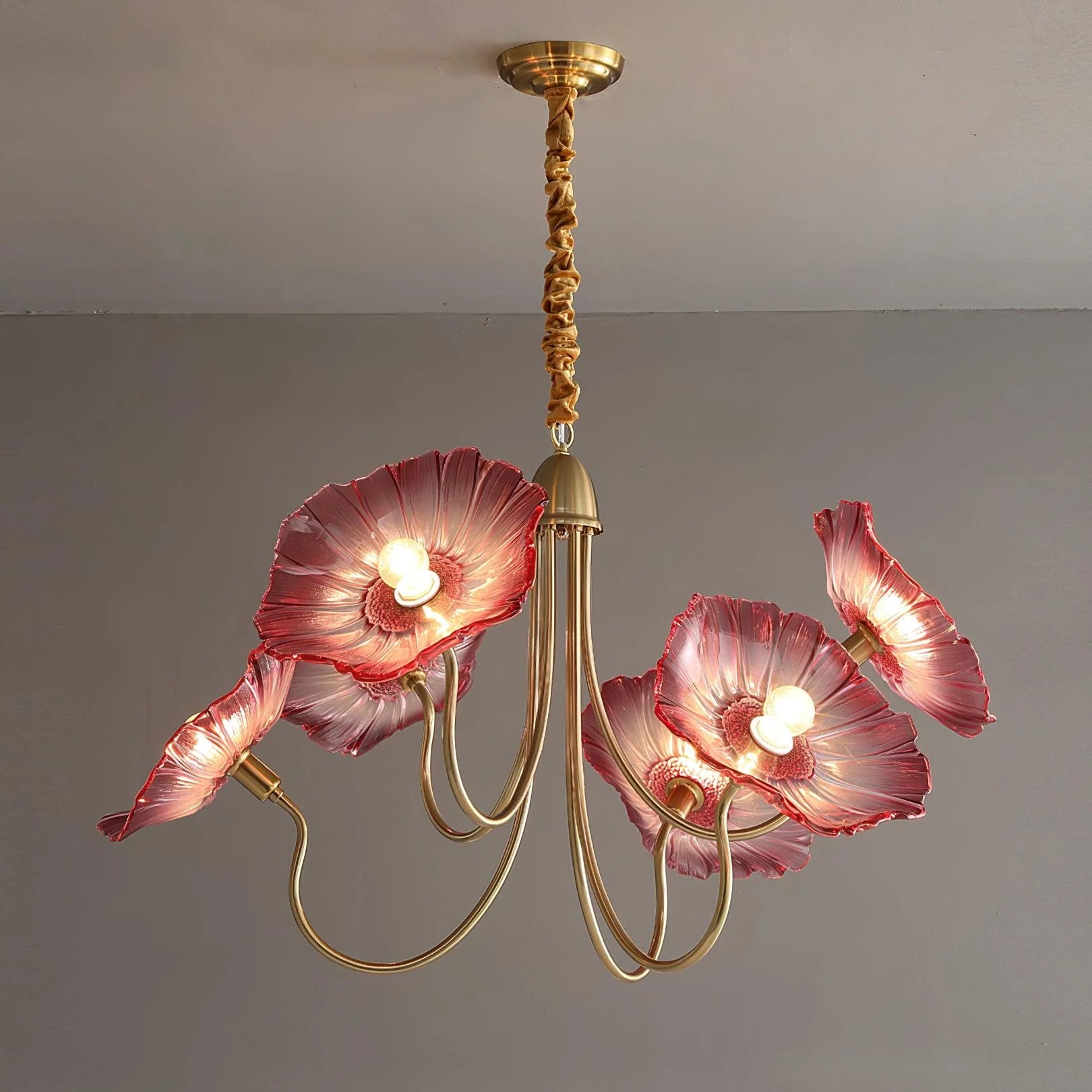 Lysekrone med Lotus-glasblade